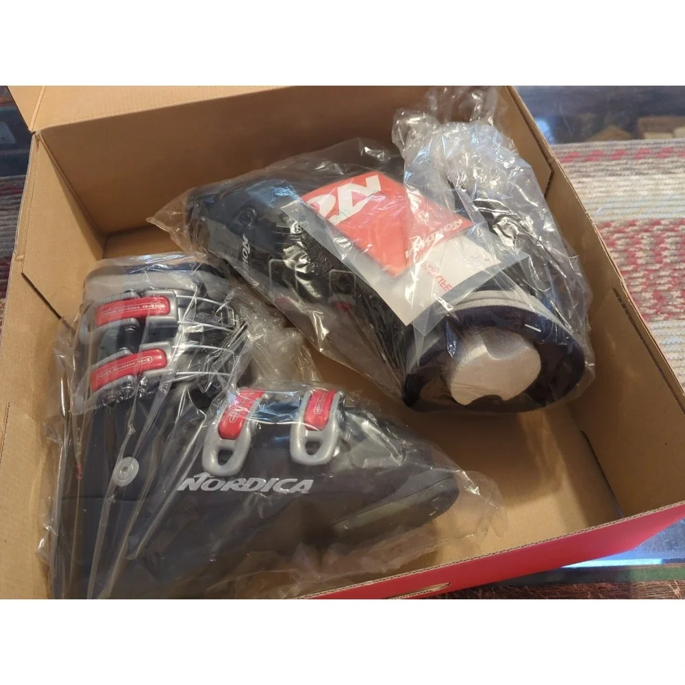 NEW Nordica GP‎ TJ Youth US 2.5 Youth Ski Boots 205